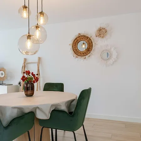 Huswell - Pleasant 2 Bedroom In Center דירה בלנקנברג