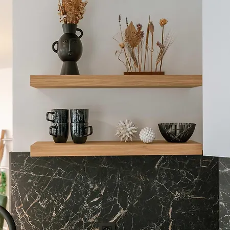 Huswell - Pleasant 2 Bedroom In Center *