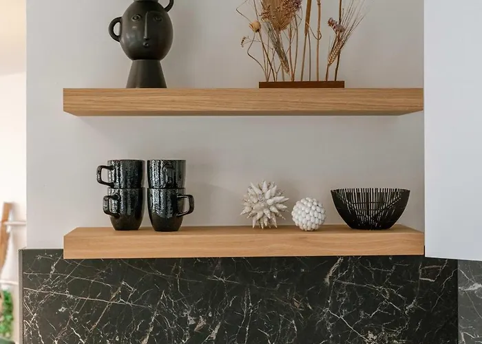 Huswell - Pleasant 2 Bedroom In Center *